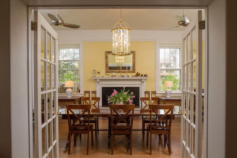 Sweet Biscuit Inn Asheville Bagian luar foto